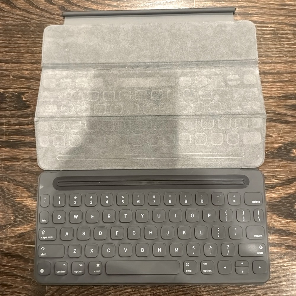 Apple smart keyboard folio a1772
